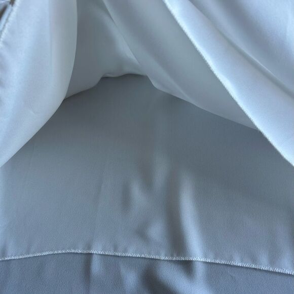 The Pyramid Collection White Long Sleeve Tie Front Blouse Size Large - Picture 8 of 8